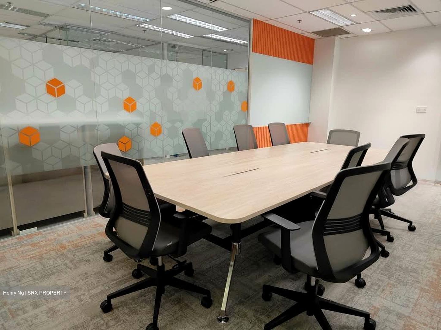 Robinson 112 (D1), Office #602216151